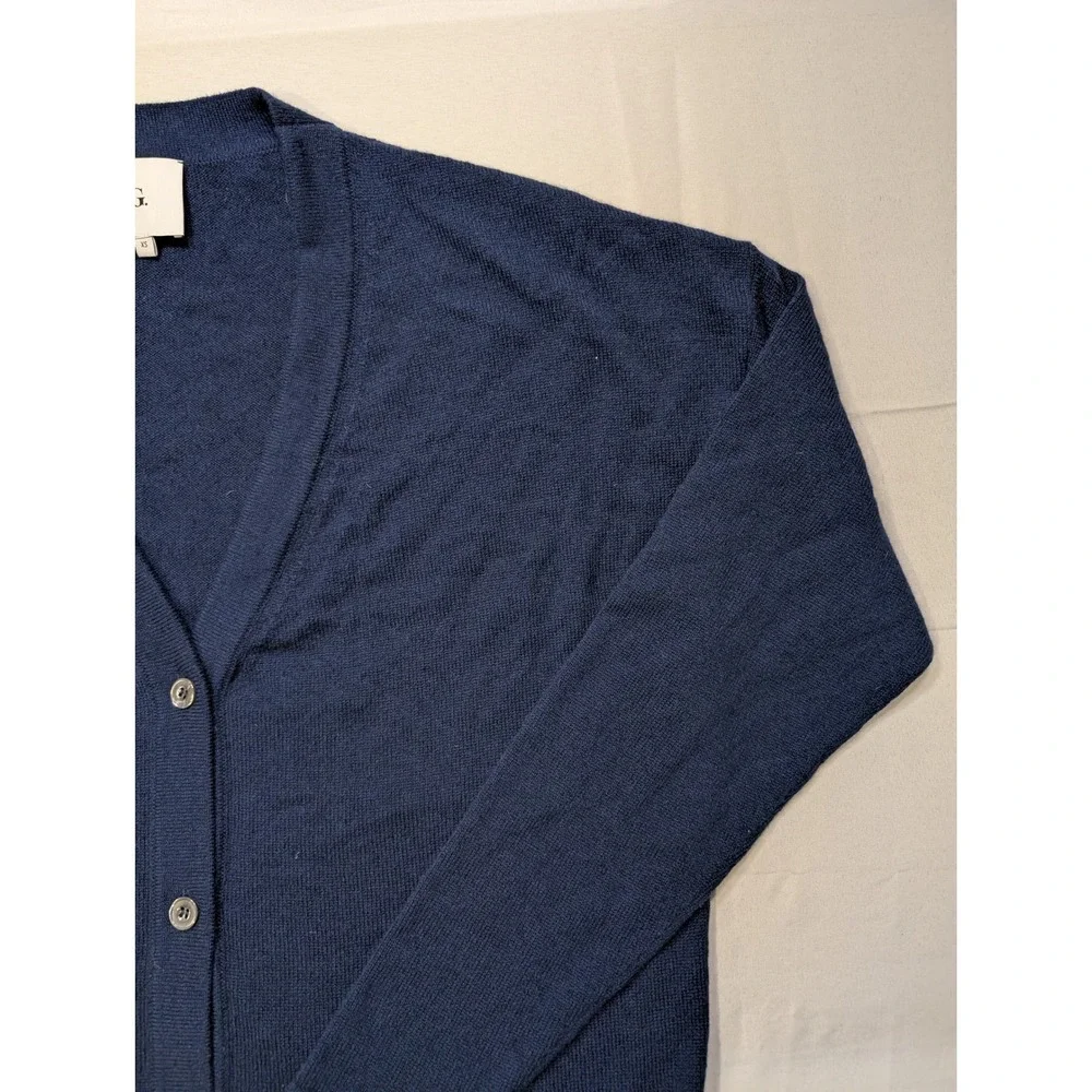 G. Label Goop Women XS Navy Blue 100% Cashmere V-Neck Cardigan Sweater Italy - Picture 3 of 12